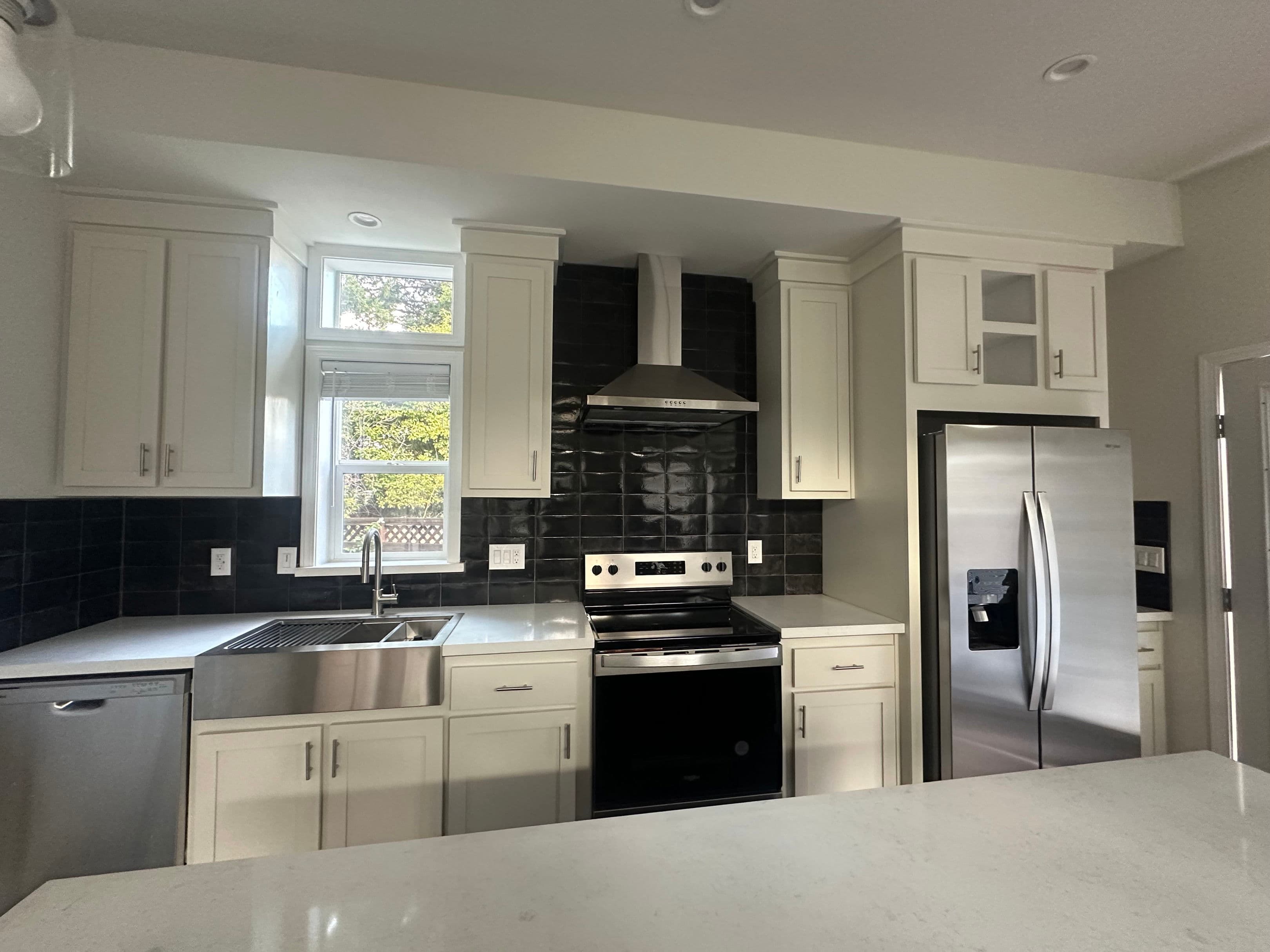 The newport 1.15 kitchen home features