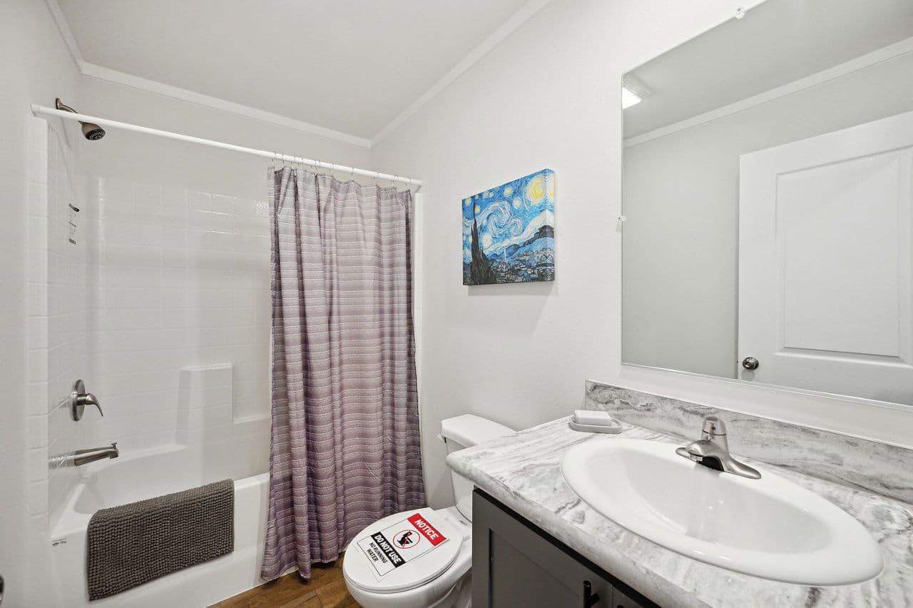 Bungalow 4400-6 (48x27) bathroom home features