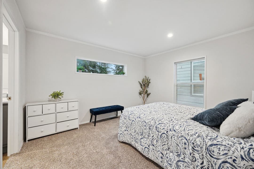 Bungalow 4400-6 (48x27) bedroom home features