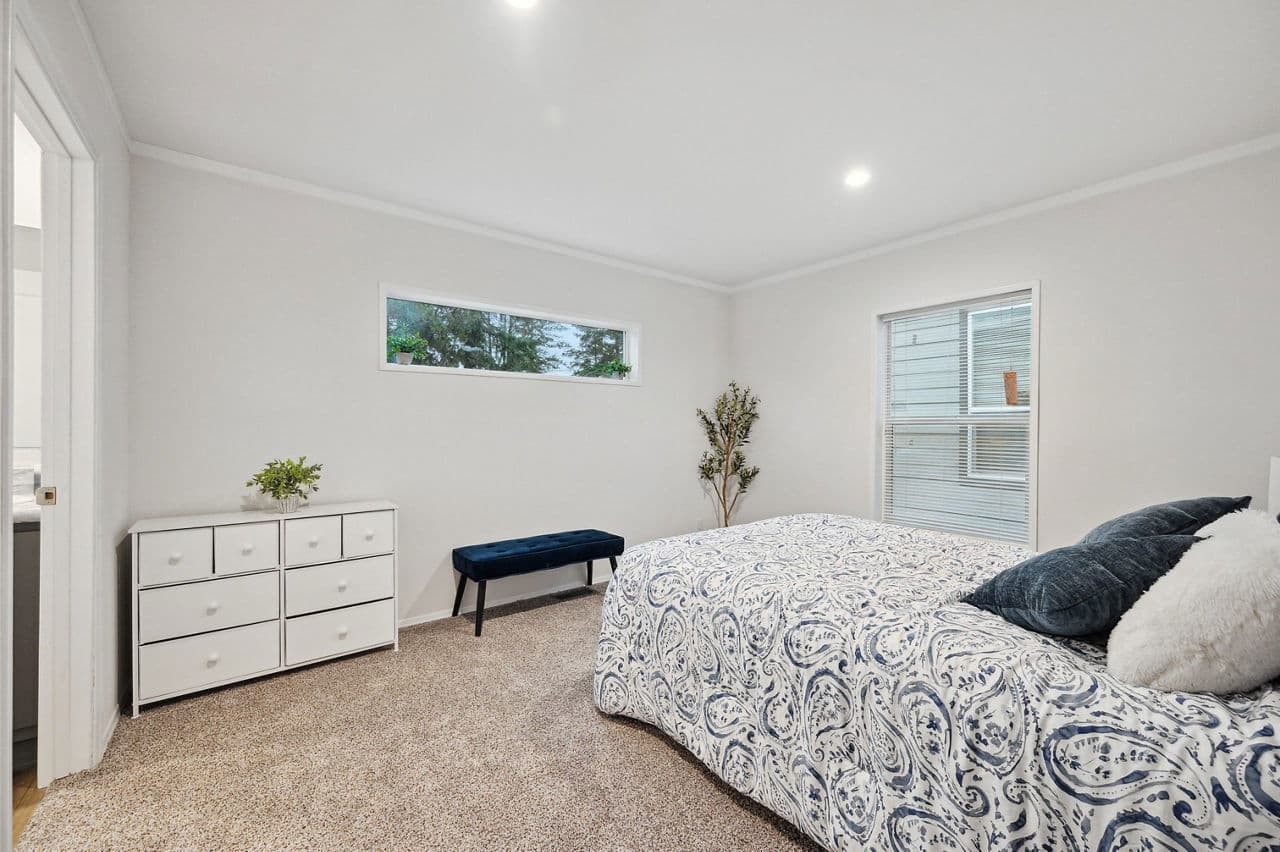 Bungalow 4400-6 (48x27) bedroom home features