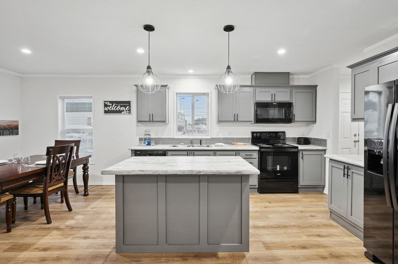 Bungalow 4400-6 (48x27) kitchen home features