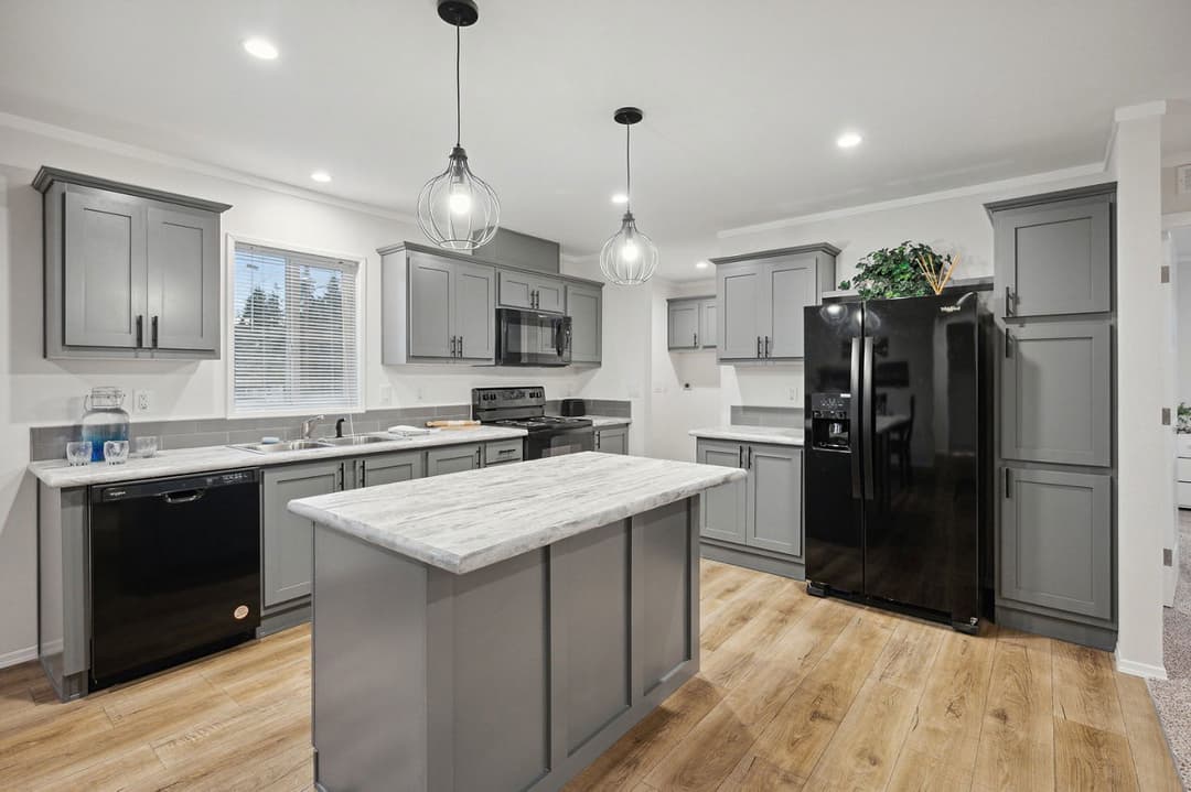 Bungalow 4400-6 (48x27) kitchen home features