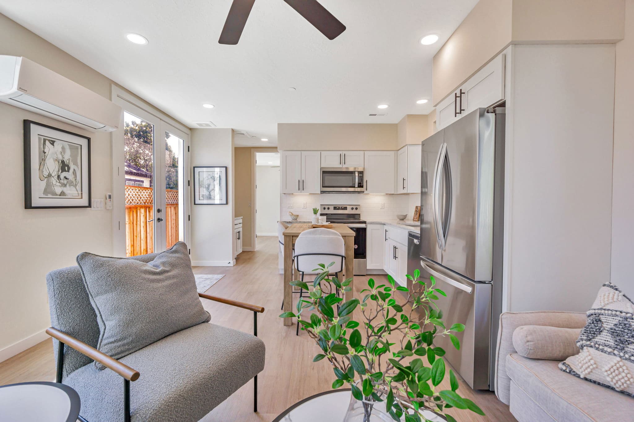The piedmont (34') interior home features