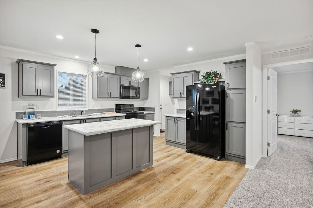 Bungalow 4400-6 (48x27) kitchen home features