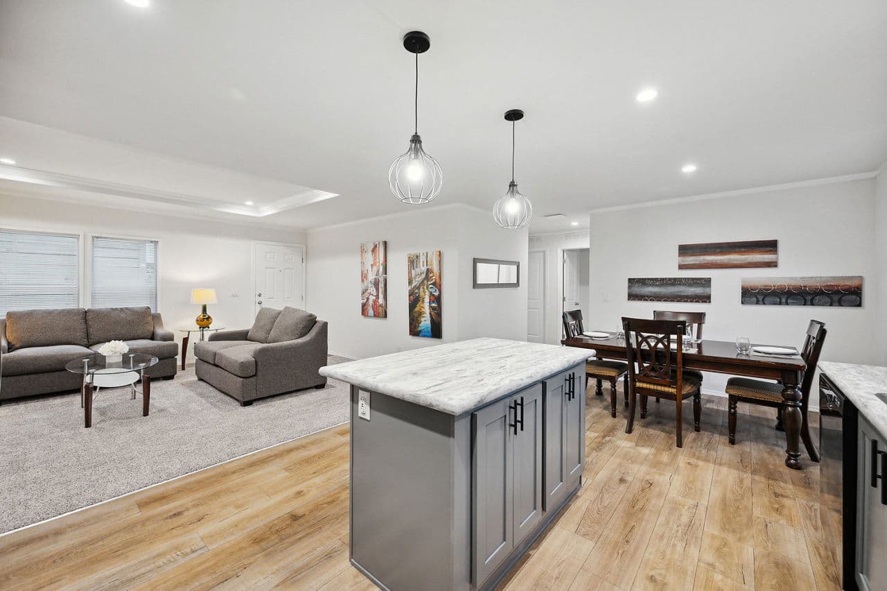 Bungalow 4400-6 (48x27) kitchen home features