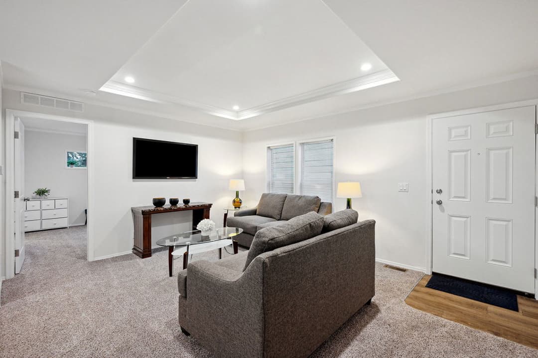 Bungalow 4400-6 (48x27) interior home features