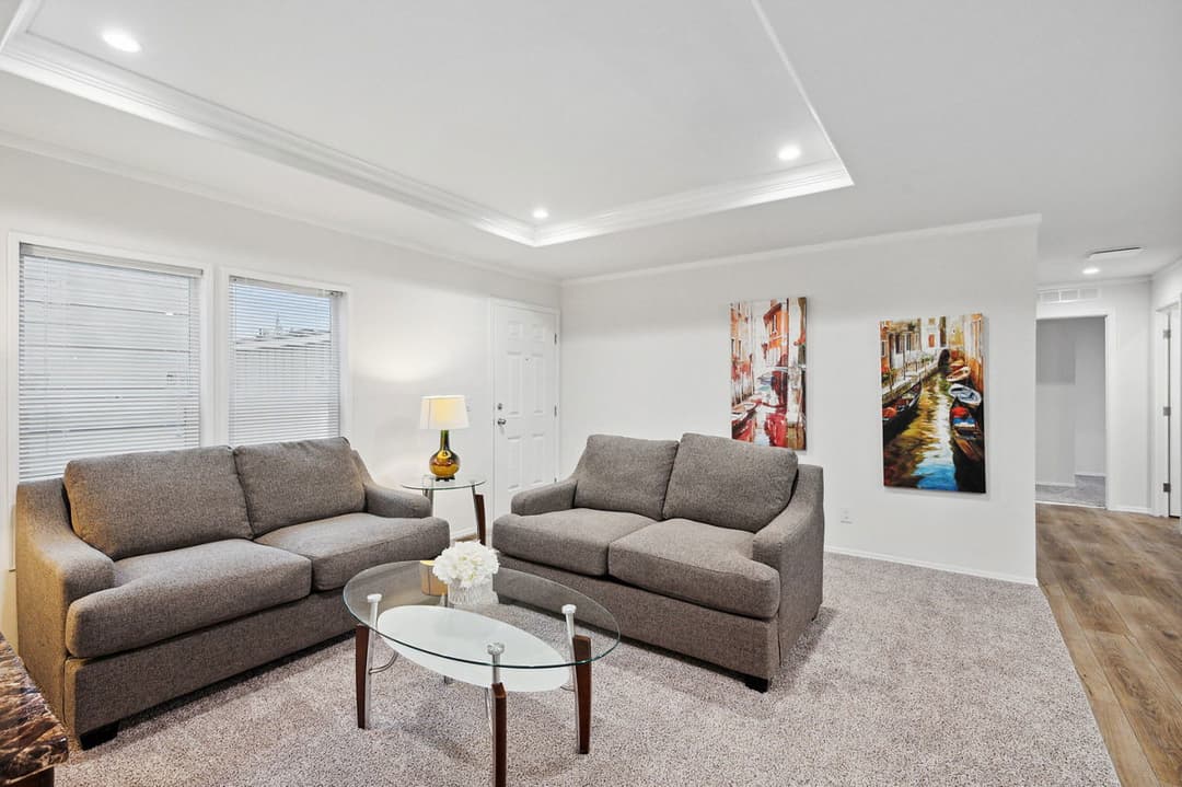 Bungalow 4400-6 (48x27) interior home features