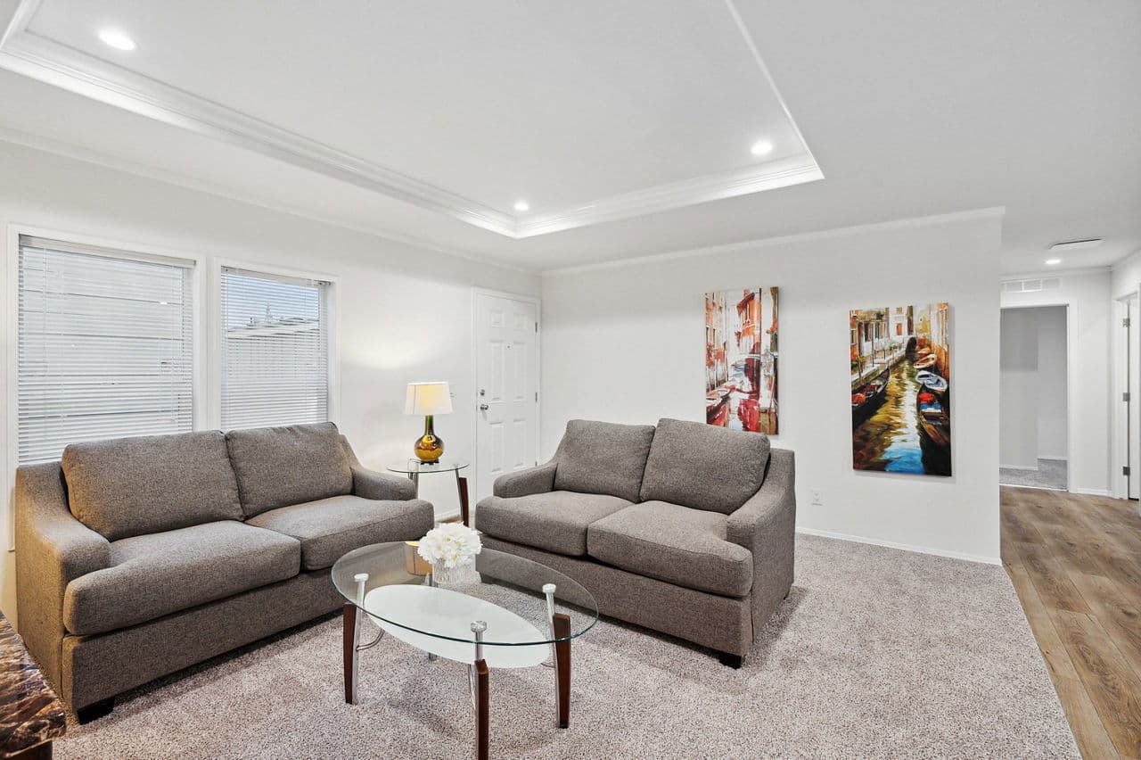 Bungalow 4400-6 (48x27) interior home features