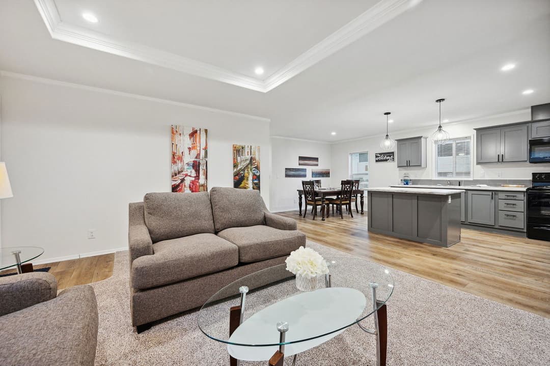 Bungalow 4400-6 (48x27) interior home features