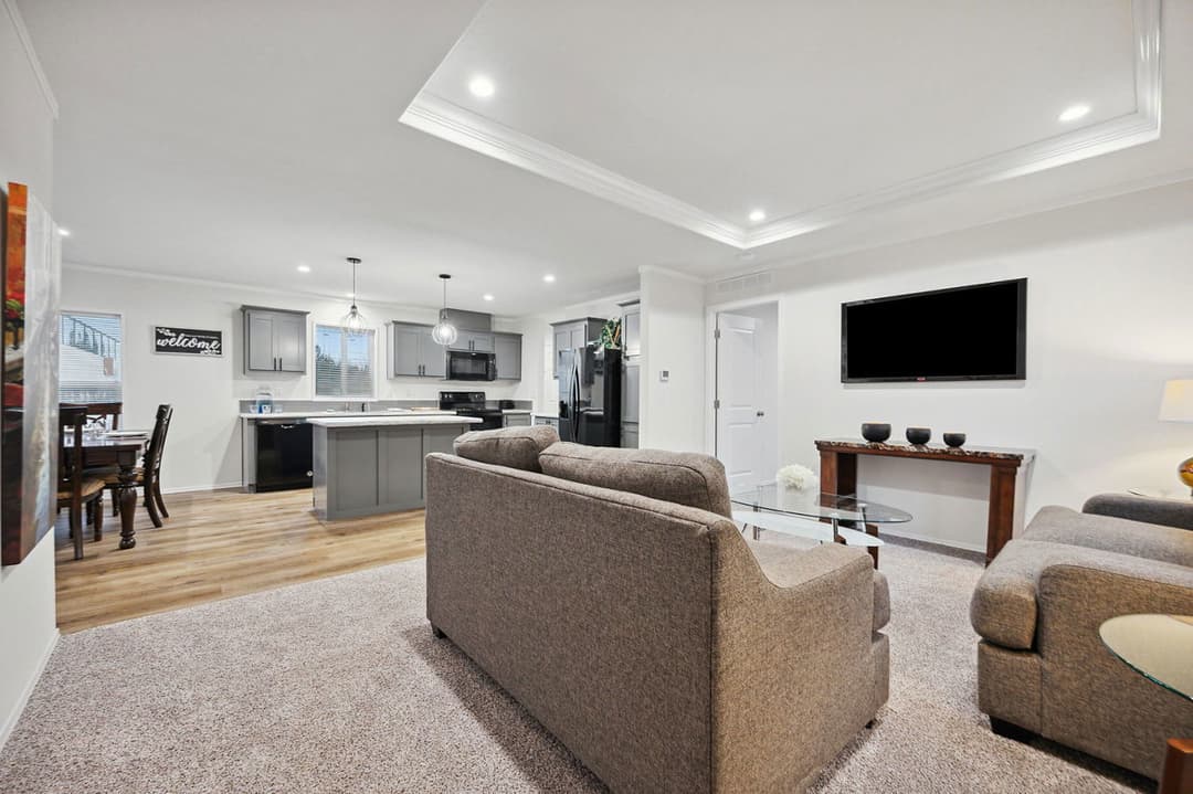 Bungalow 4400-6 (48x27) interior home features